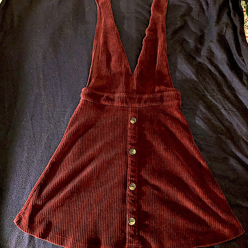HP 🎉 Burgundy Overalls Skirt - Picture 5 of 13